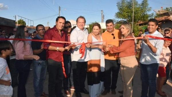 XAMBIOÁ: Governador Carlesse e deputada Luana prestigiam entrega de obras