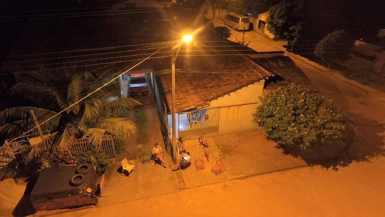 Prefeitura restaura iluminação pública e população comemora em Ananás 
