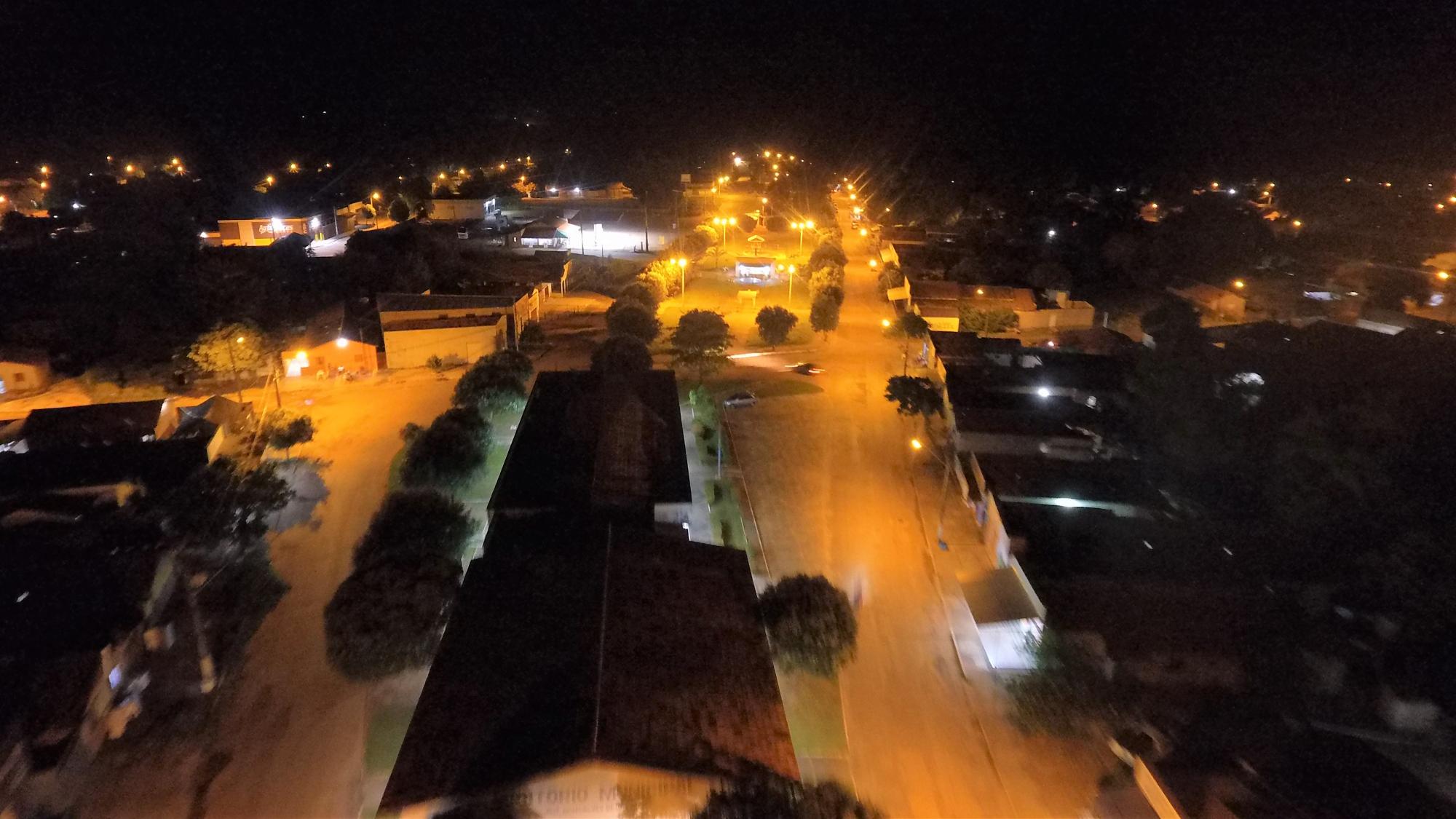 Prefeitura restaura iluminação pública e população comemora em Ananás 
