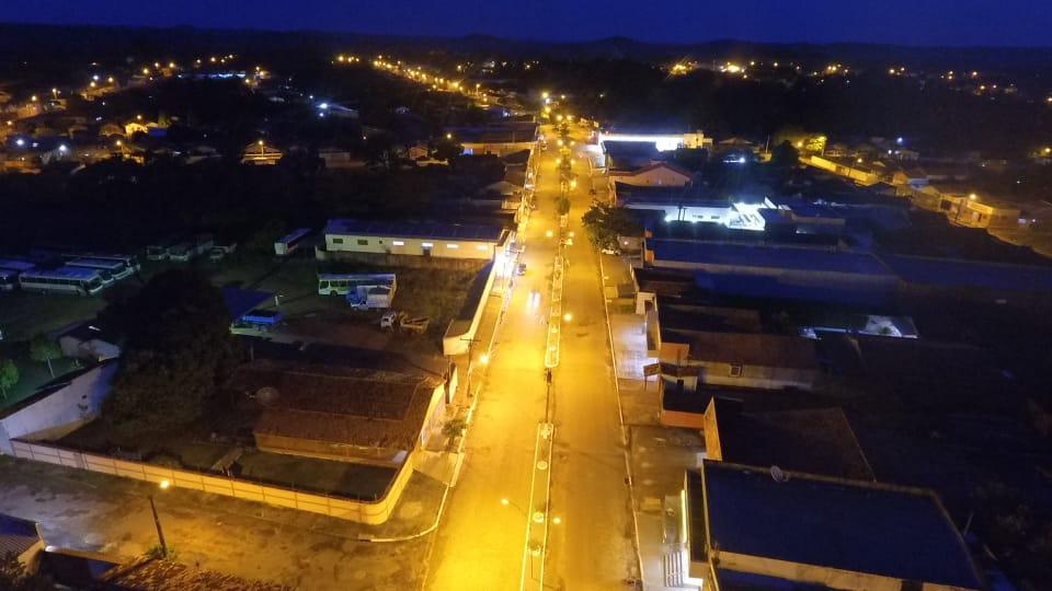 Prefeitura restaura iluminação pública e população comemora em Ananás 
