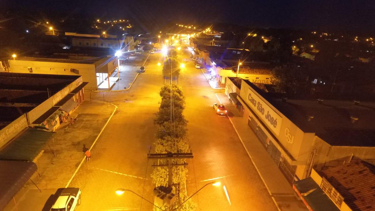 Prefeitura restaura iluminação pública e população comemora em Ananás 
