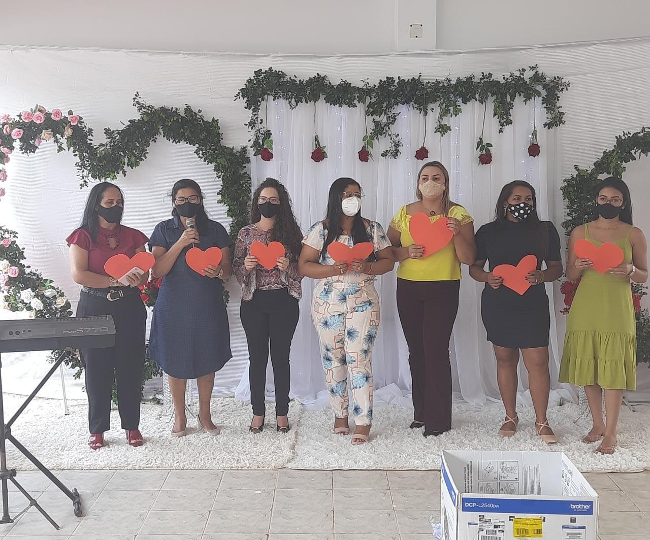 Mães recebem homenagens da Secretaria de Assistência Social em Ananás