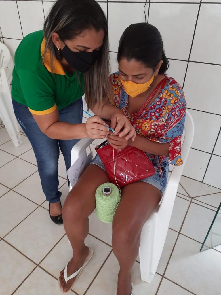 Prefeitura de Arapoema realiza curso de artesanato para mulheres