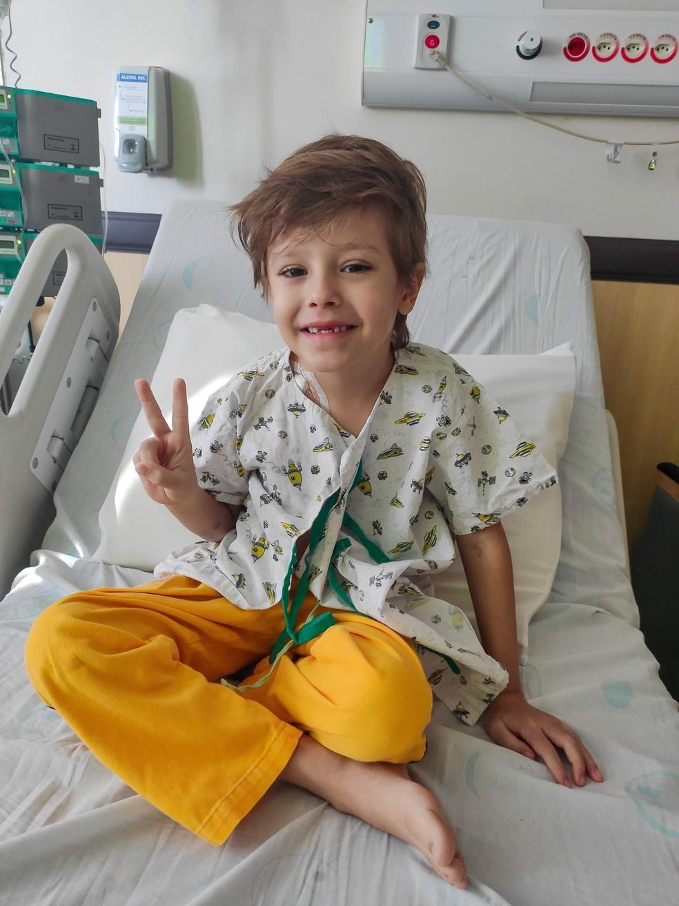 BOAS NOTICIAS: Após corrente na web, mãe do menino Chico consegue arrecadar R$ 96 mil para despesas durante tratamento contra o câncer