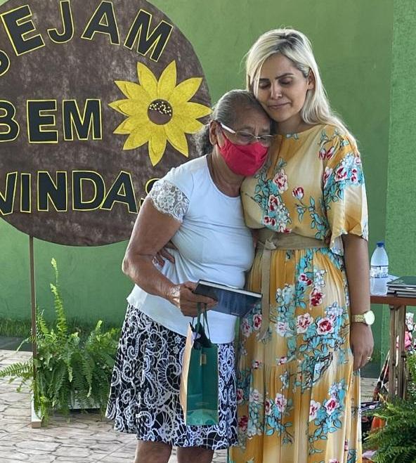 AÇÃO SOCIAL: Primeira Dama Denize Valéria trabalha resiliência com mulheres que perderam filhos e entes queridos em Darcinópolis