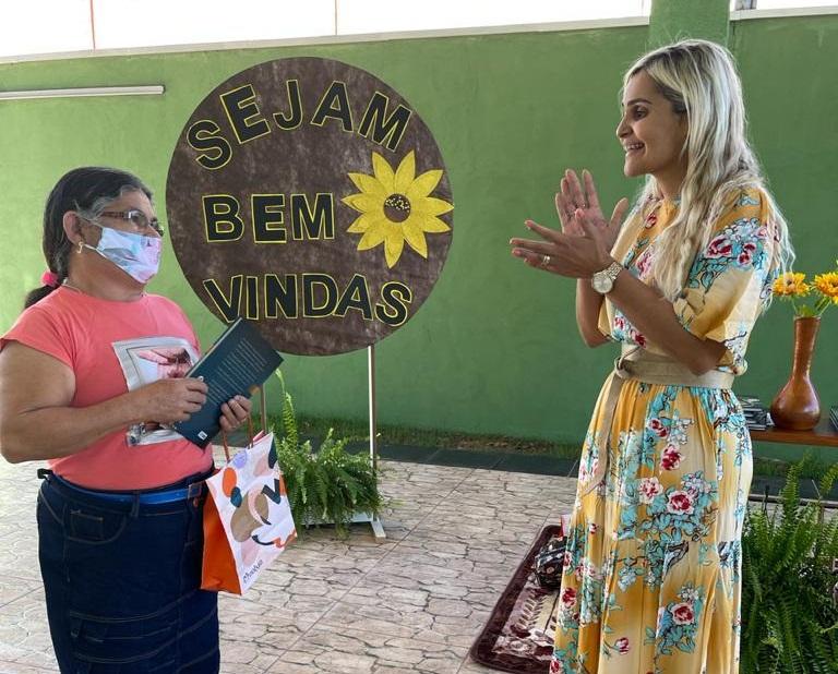 AÇÃO SOCIAL: Primeira Dama Denize Valéria trabalha resiliência com mulheres que perderam filhos e entes queridos em Darcinópolis