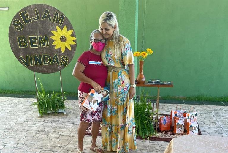 AÇÃO SOCIAL: Primeira Dama Denize Valéria trabalha resiliência com mulheres que perderam filhos e entes queridos em Darcinópolis