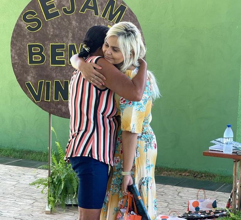 AÇÃO SOCIAL: Primeira Dama Denize Valéria trabalha resiliência com mulheres que perderam filhos e entes queridos em Darcinópolis
