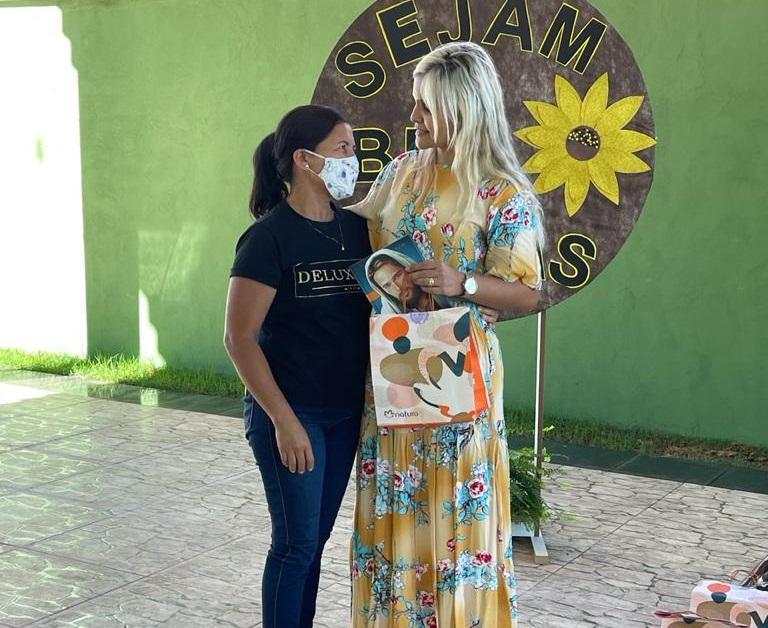 AÇÃO SOCIAL: Primeira Dama Denize Valéria trabalha resiliência com mulheres que perderam filhos e entes queridos em Darcinópolis