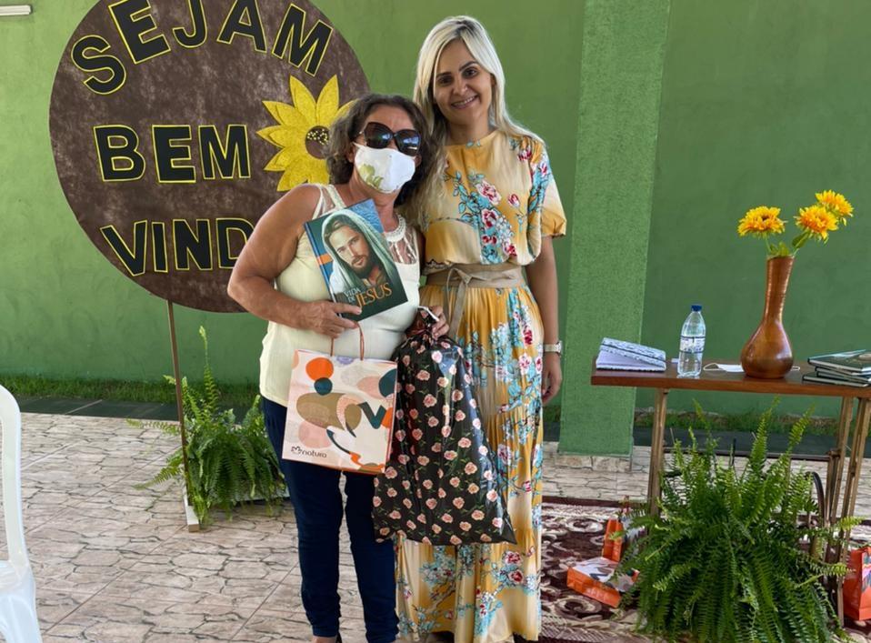 AÇÃO SOCIAL: Primeira Dama Denize Valéria trabalha resiliência com mulheres que perderam filhos e entes queridos em Darcinópolis