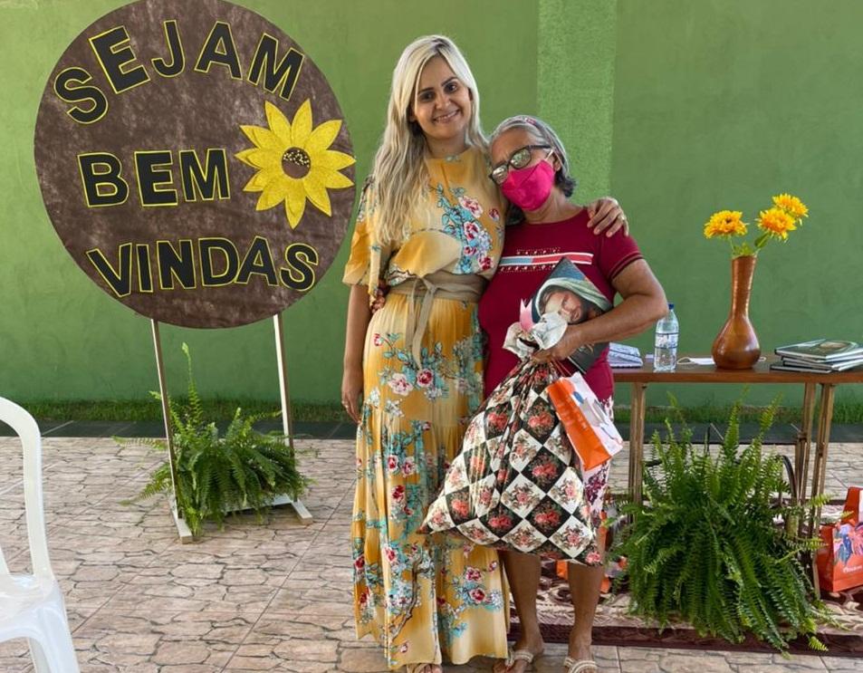 AÇÃO SOCIAL: Primeira Dama Denize Valéria trabalha resiliência com mulheres que perderam filhos e entes queridos em Darcinópolis