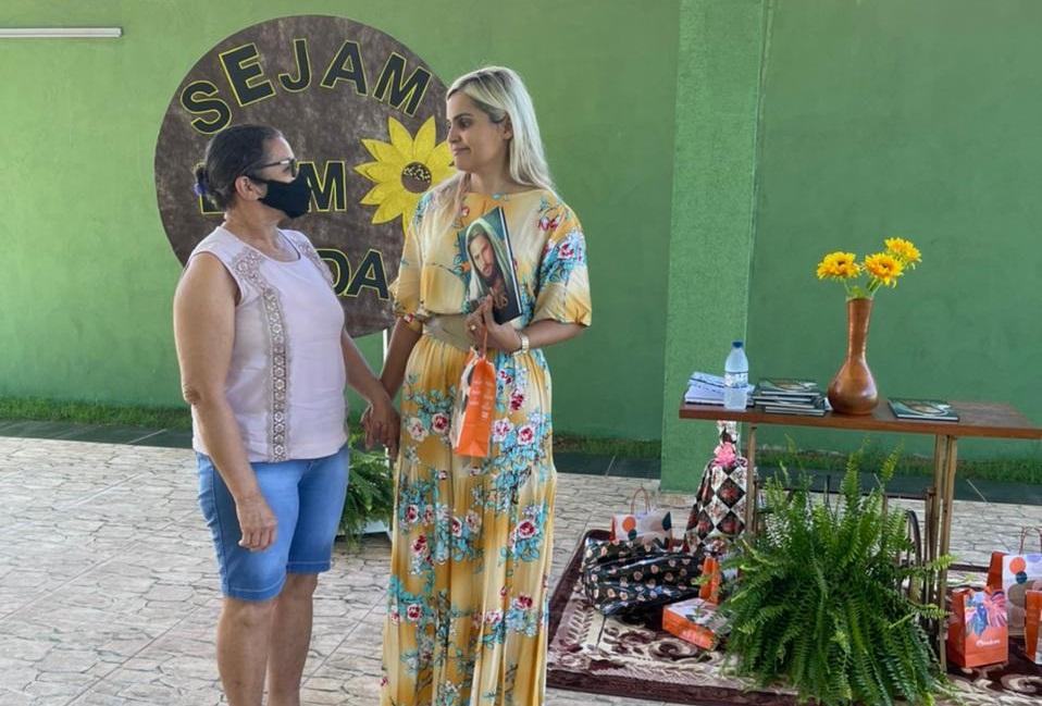 AÇÃO SOCIAL: Primeira Dama Denize Valéria trabalha resiliência com mulheres que perderam filhos e entes queridos em Darcinópolis