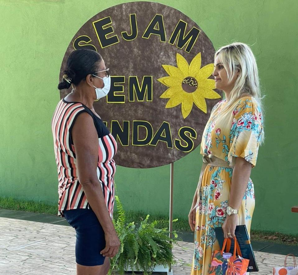 AÇÃO SOCIAL: Primeira Dama Denize Valéria trabalha resiliência com mulheres que perderam filhos e entes queridos em Darcinópolis