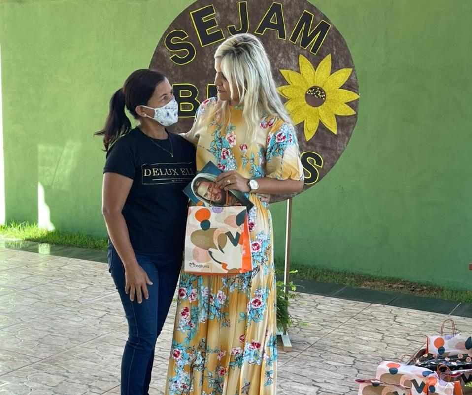 AÇÃO SOCIAL: Primeira Dama Denize Valéria trabalha resiliência com mulheres que perderam filhos e entes queridos em Darcinópolis