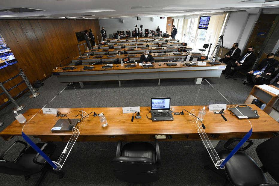 CPI da Covid ouve reverendo que negociava vacinas; acompanhe o depoimento