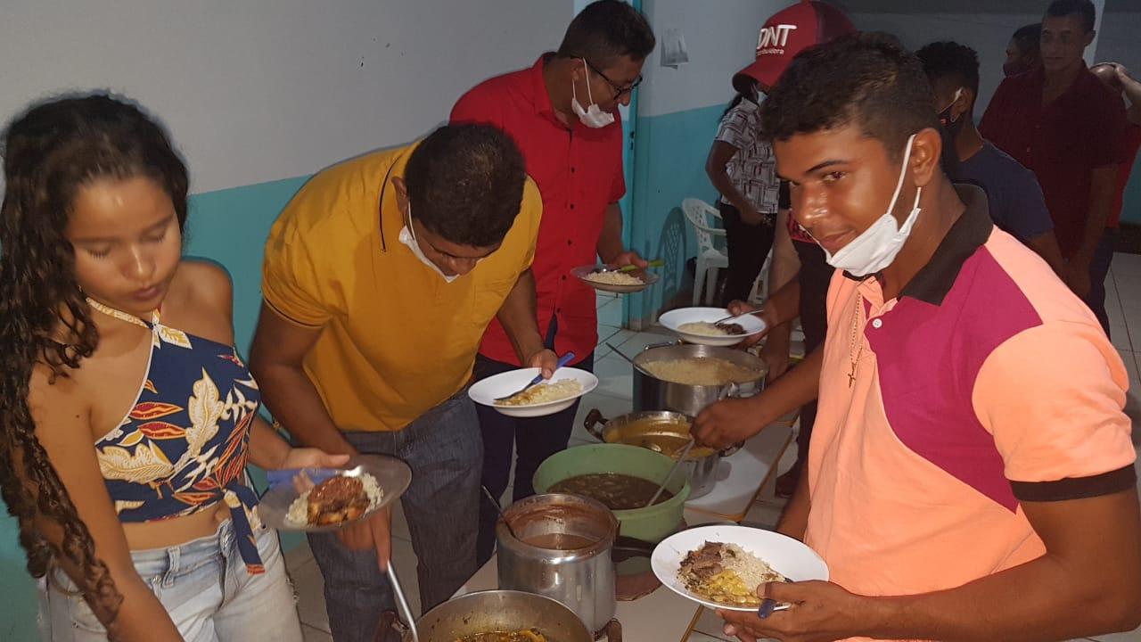Escola Mul. Domingos Martins, realiza jantar em comemoração ao Dia dos Pais.