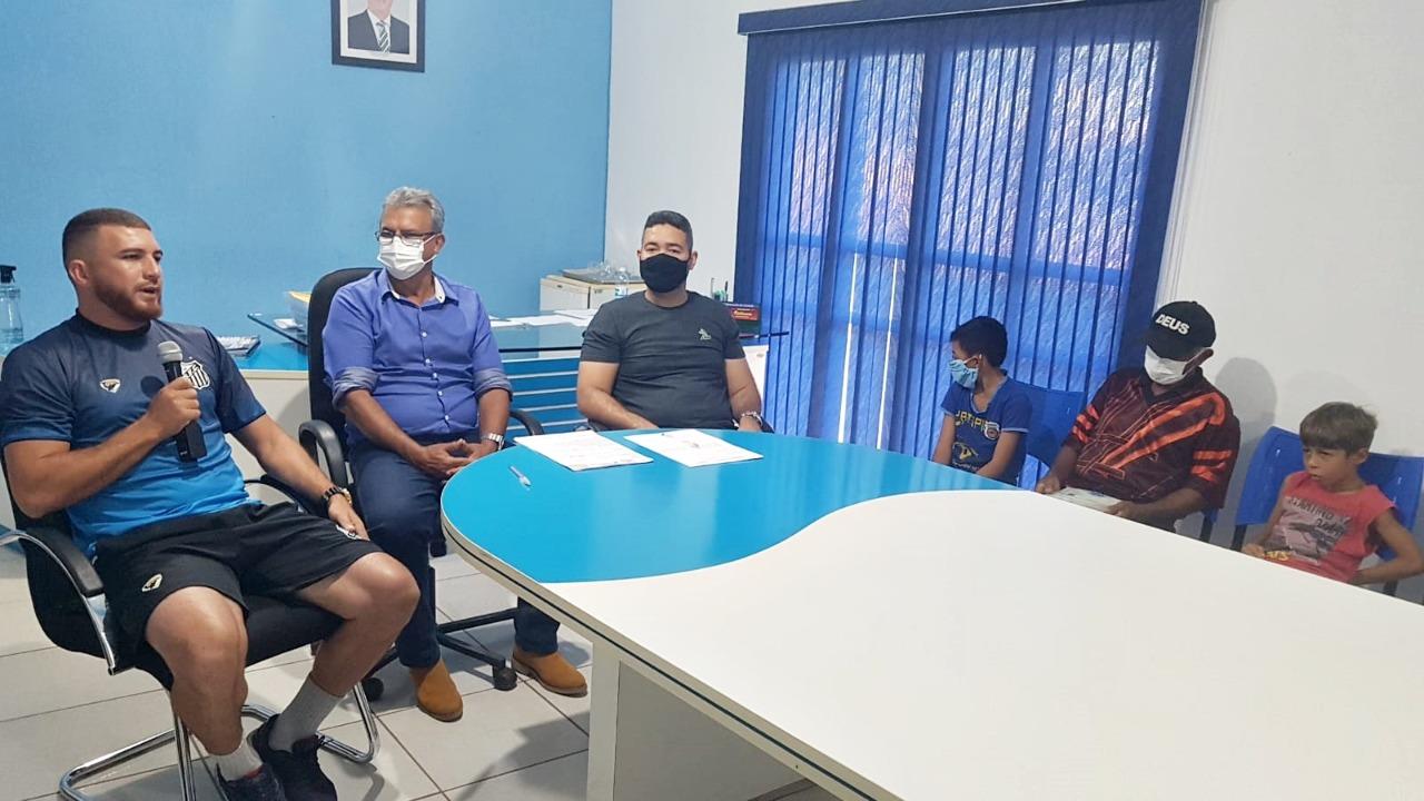 ANANÁS: Bolsa Esportiva Municipal para crianças matriculadas na rede municipal de educação.