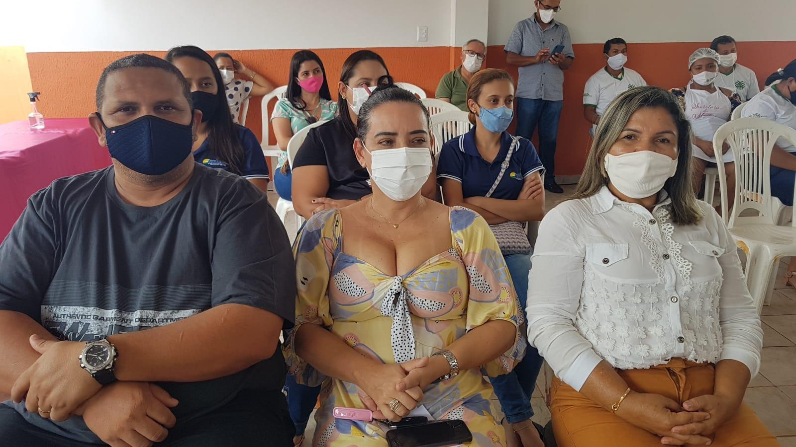 Secretaria de Políticas Públicas para Mulheres capacita podutores rurais em Ananás 