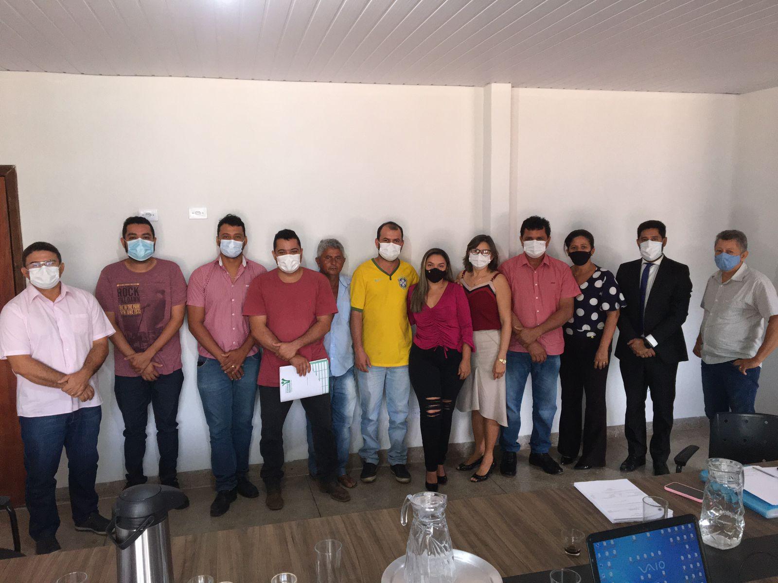 Prefeito Batista Cavalcante se reúne com vereadores para discutirem projetos em Presidente Kennedy