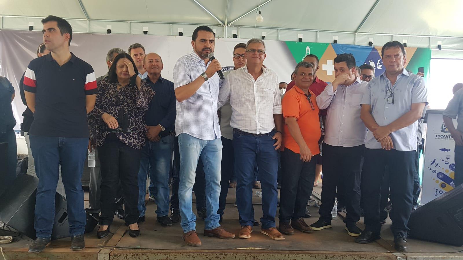 Prefeito de Ananás Valdemar Nepomoceno entrega a população diversas obras em Ananás 