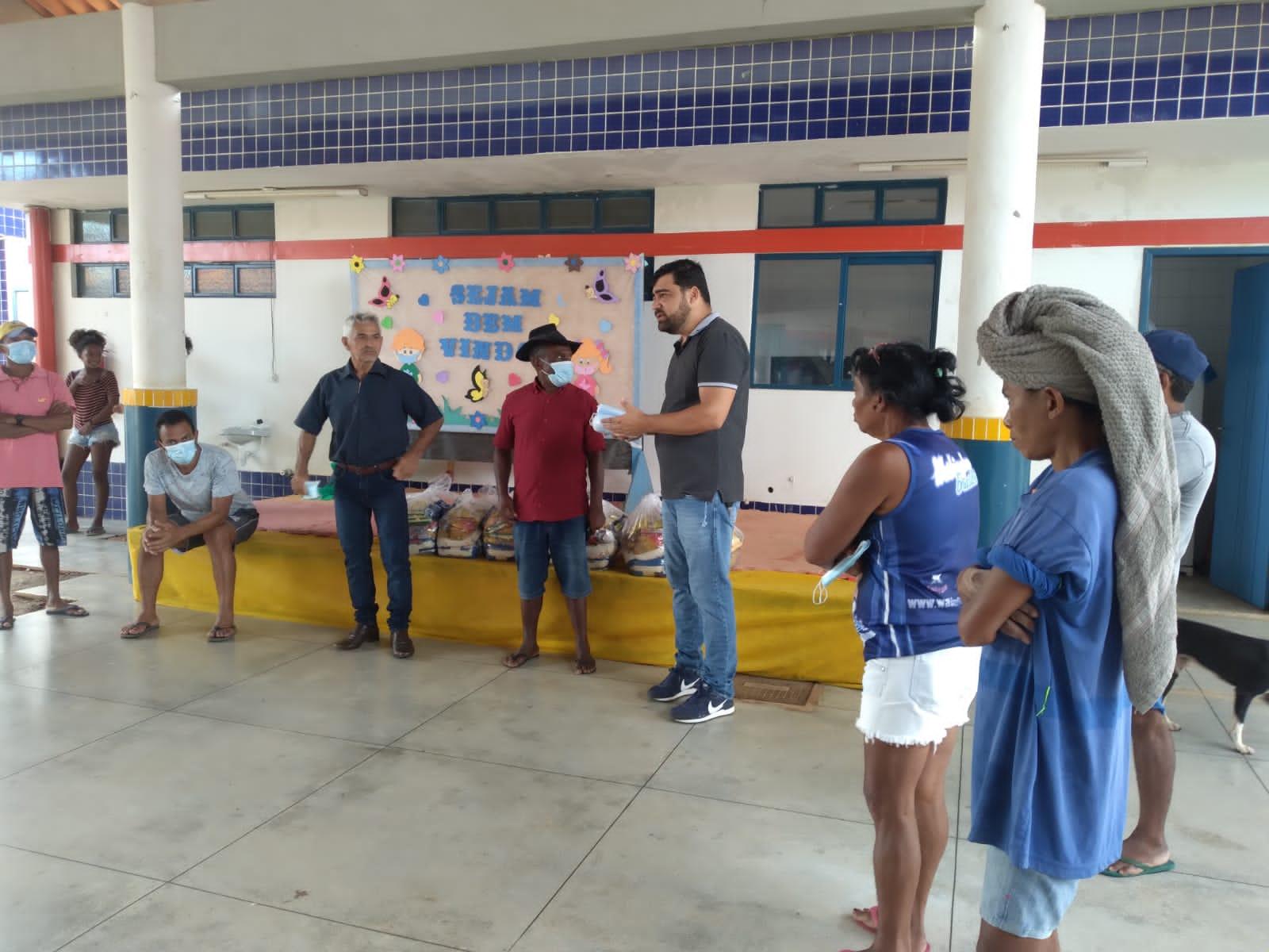 Atingidos pela enchente do Rio Lontra recebem apoio da Associação Comunitária de Araguanã