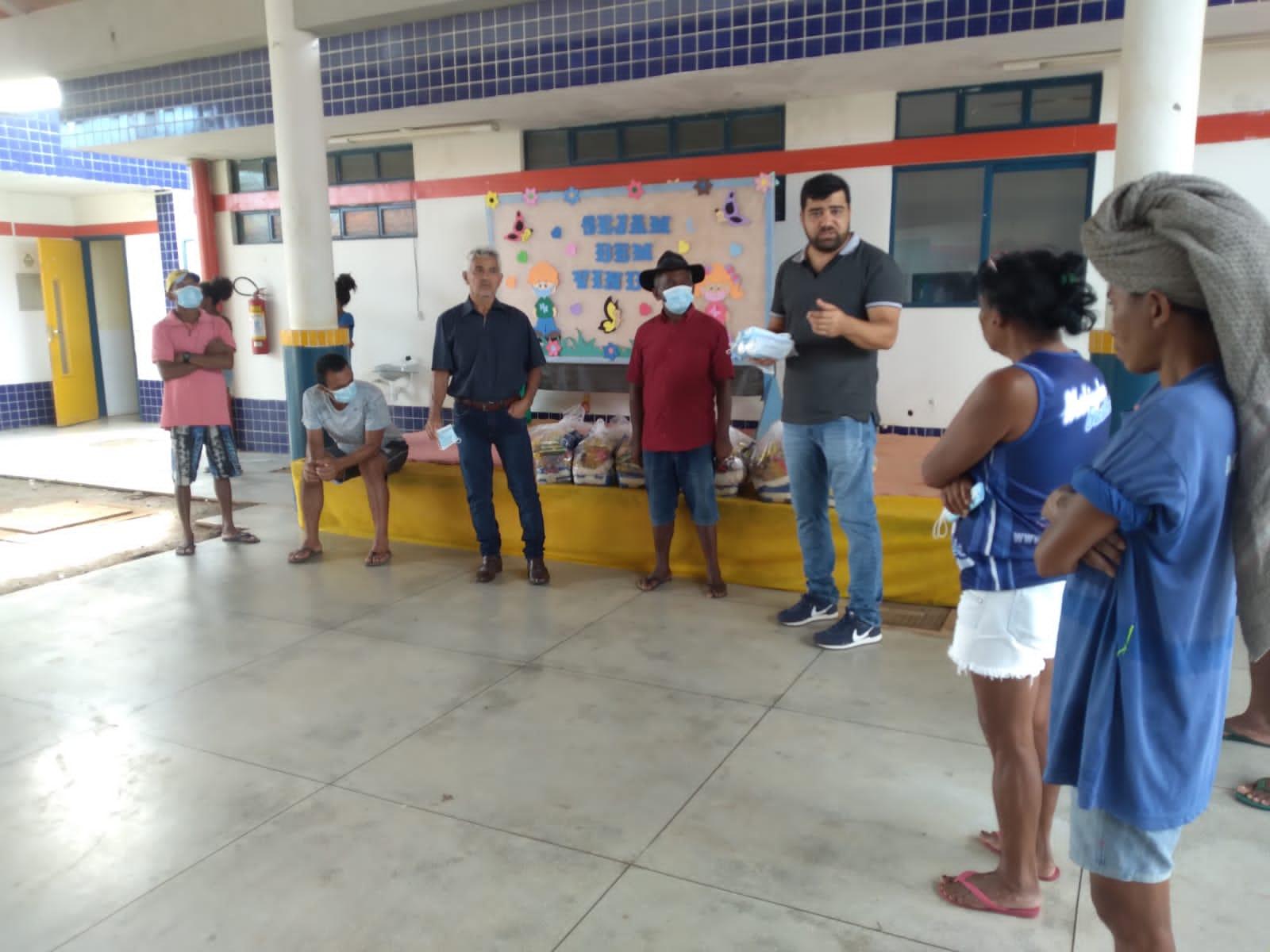 Atingidos pela enchente do Rio Lontra recebem apoio da Associação Comunitária de Araguanã