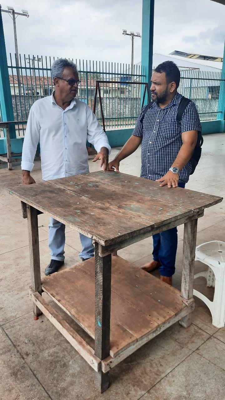 Prefeito Valdemar Nepomoceno realiza visita para analisar infraestrutura de Terminal Rodoviário e Feira coberta em Ananás 