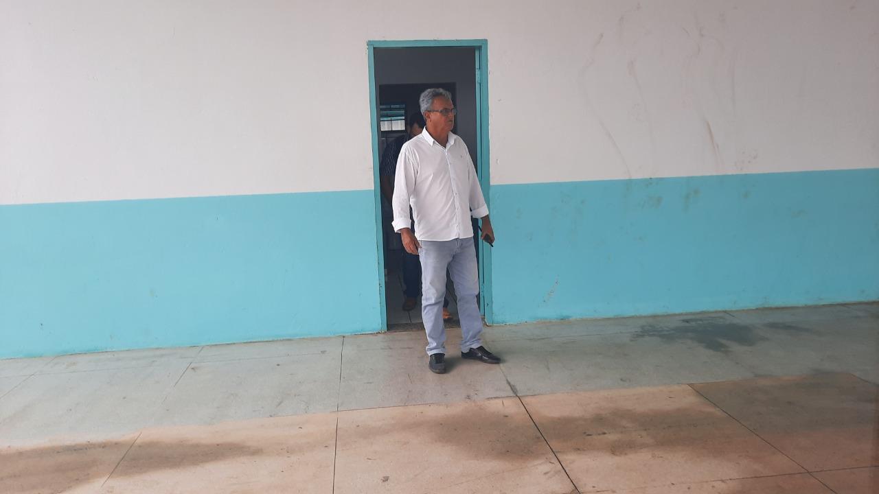 Prefeito Valdemar Nepomoceno realiza visita para analisar infraestrutura de Terminal Rodoviário e Feira coberta em Ananás 