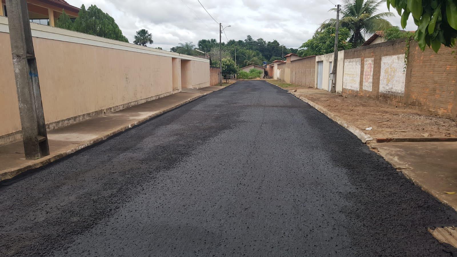 Prefeito Valdemar Nepomoceno apresenta serviços de restauração de ruas em Ananás