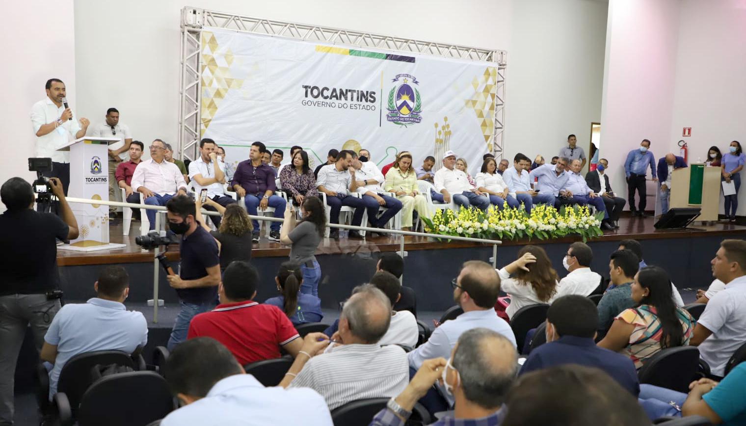 Fórum de Desenvolvimento Econômico é aberto em Araguatins coma presença do Governador Wanderlei Barbosa 