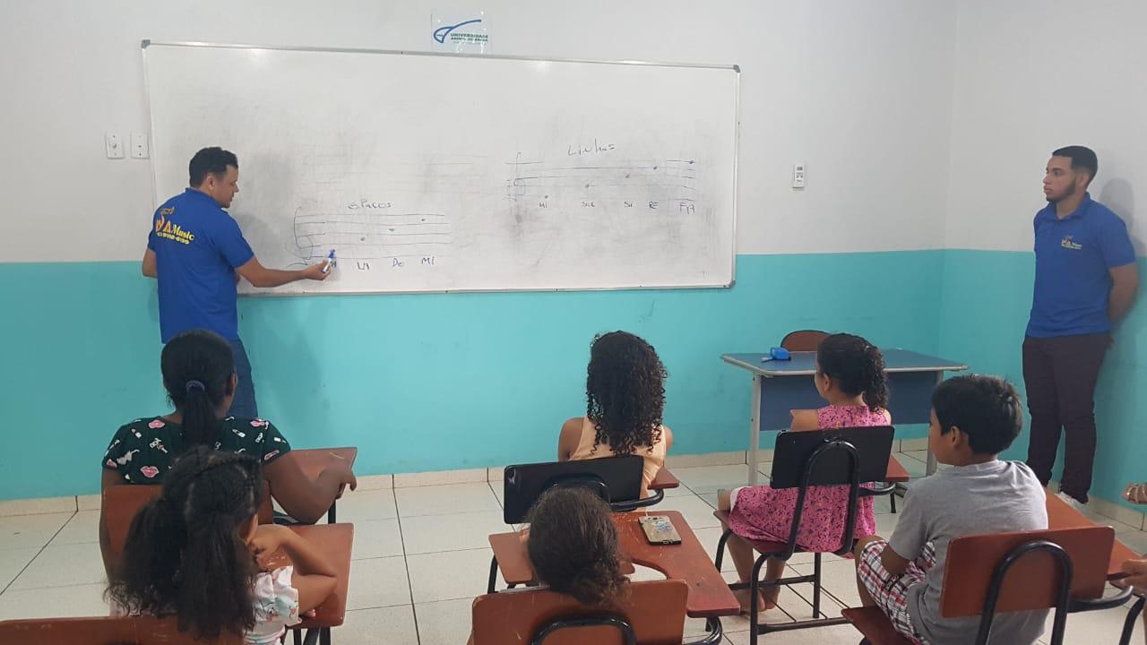 Aula inaugural de educação musical é realizada em Ananás Aula inaugural de educação musical é realizada em Ananás