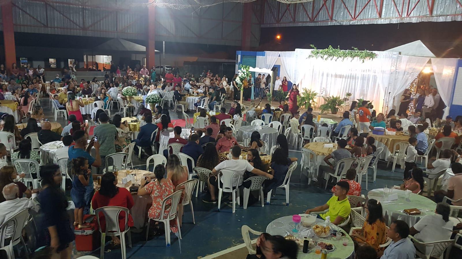 Prefeitura de Ananás e Cartório de Registro Civil realizam casamento comunitário Prefeitura de Ananás e Cartório de Registro Civil realizam casamento comunitário