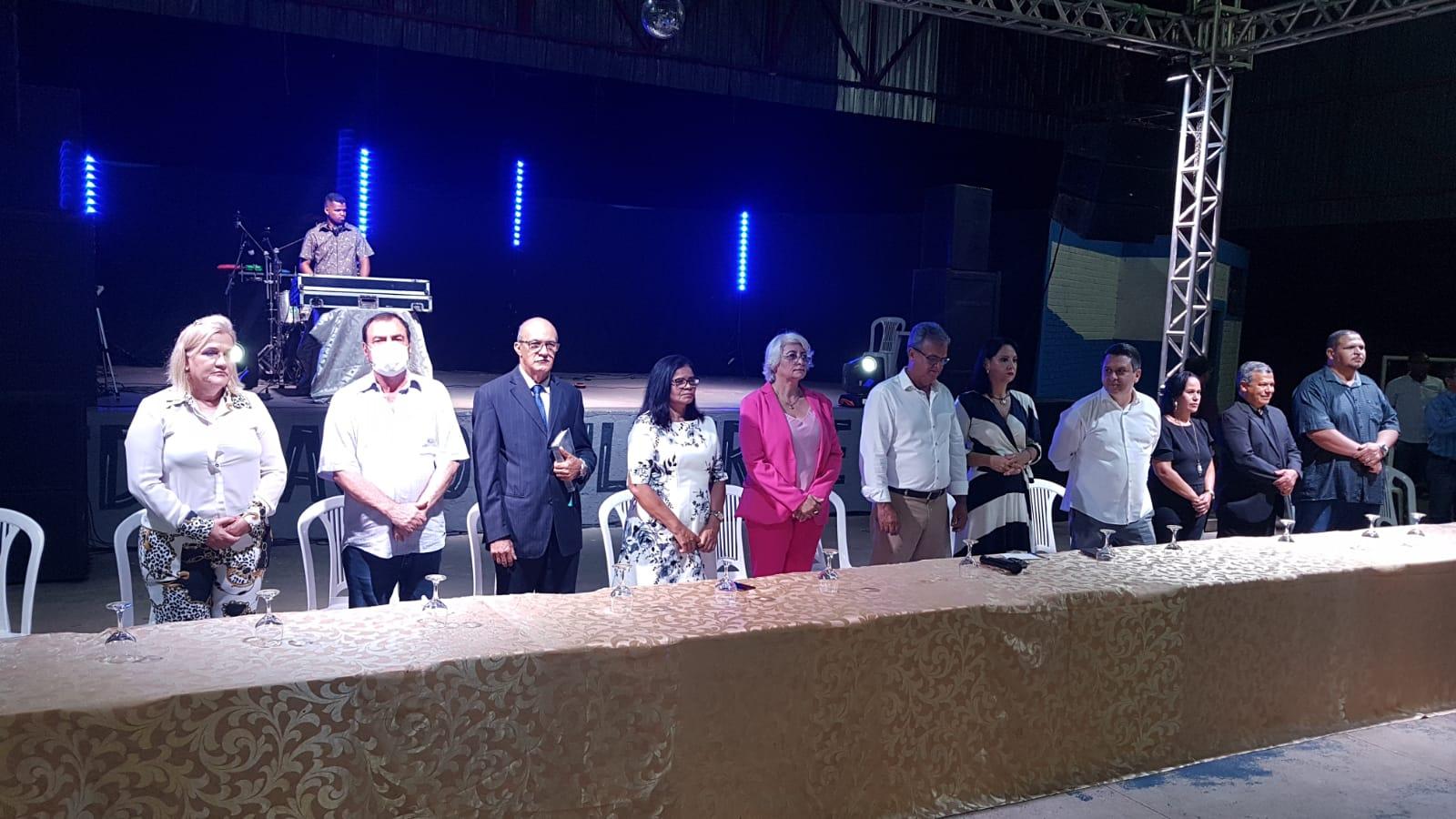 Prefeitura de Ananás e Cartório de Registro Civil realizam casamento comunitário Prefeitura de Ananás e Cartório de Registro Civil realizam casamento comunitário