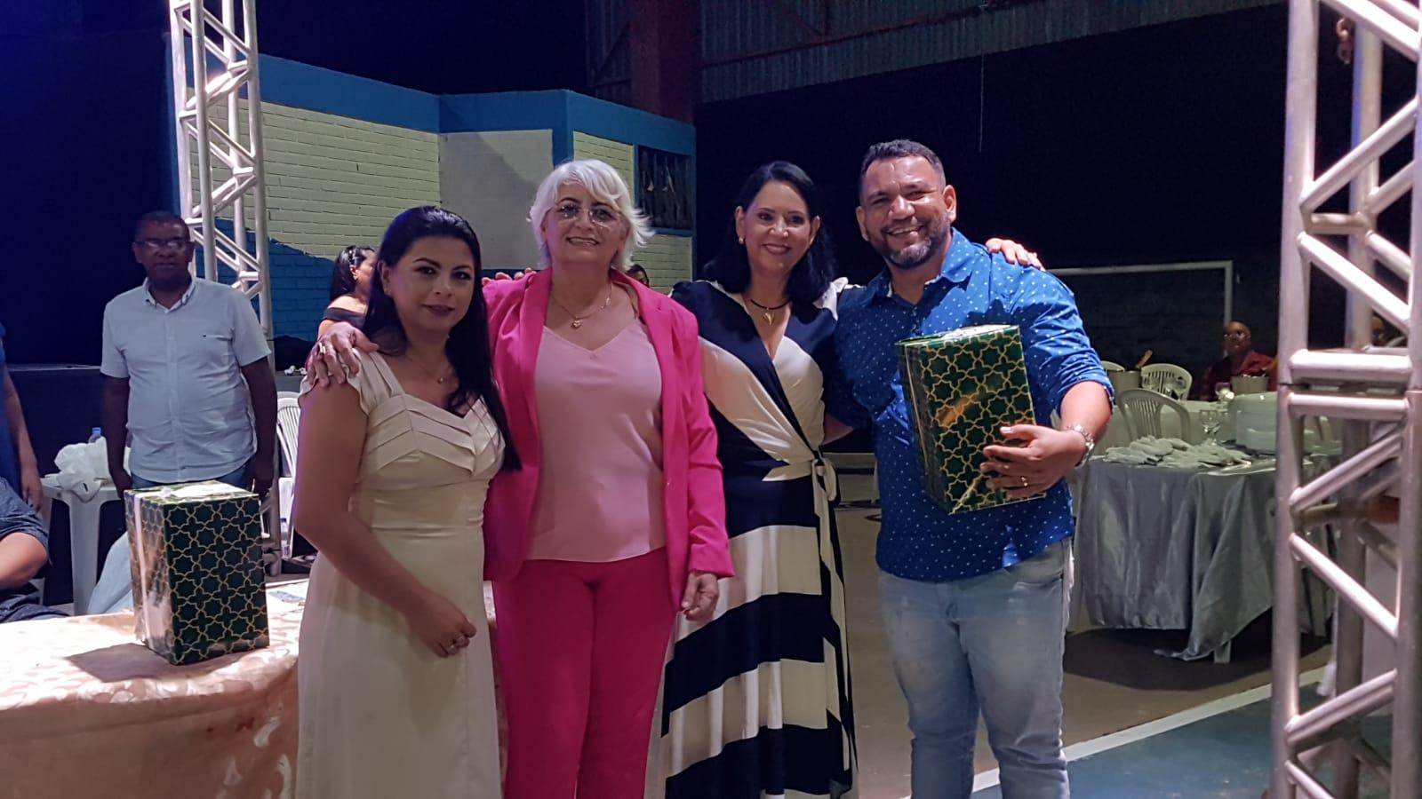 Prefeitura de Ananás e Cartório de Registro Civil realizam casamento comunitário Prefeitura de Ananás e Cartório de Registro Civil realizam casamento comunitário