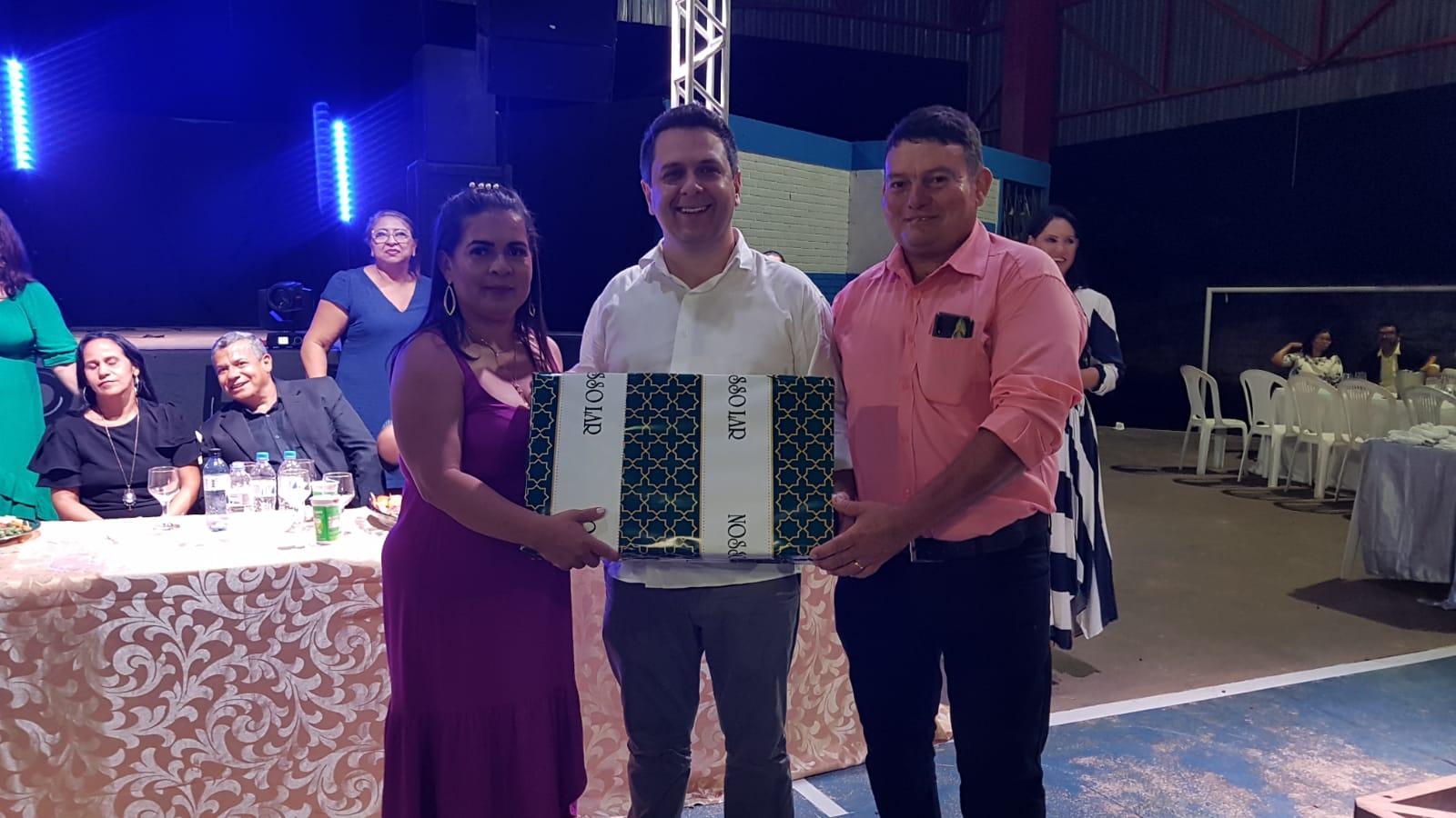 Prefeitura de Ananás e Cartório de Registro Civil realizam casamento comunitário Prefeitura de Ananás e Cartório de Registro Civil realizam casamento comunitário