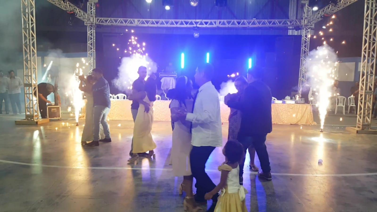 Prefeitura de Ananás e Cartório de Registro Civil realizam casamento comunitário Prefeitura de Ananás e Cartório de Registro Civil realizam casamento comunitário