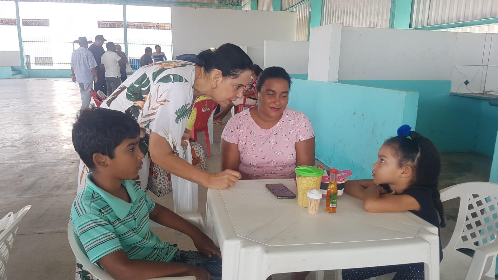Prefeitura de Ananás realiza reabertura da Feira Coberta do Município