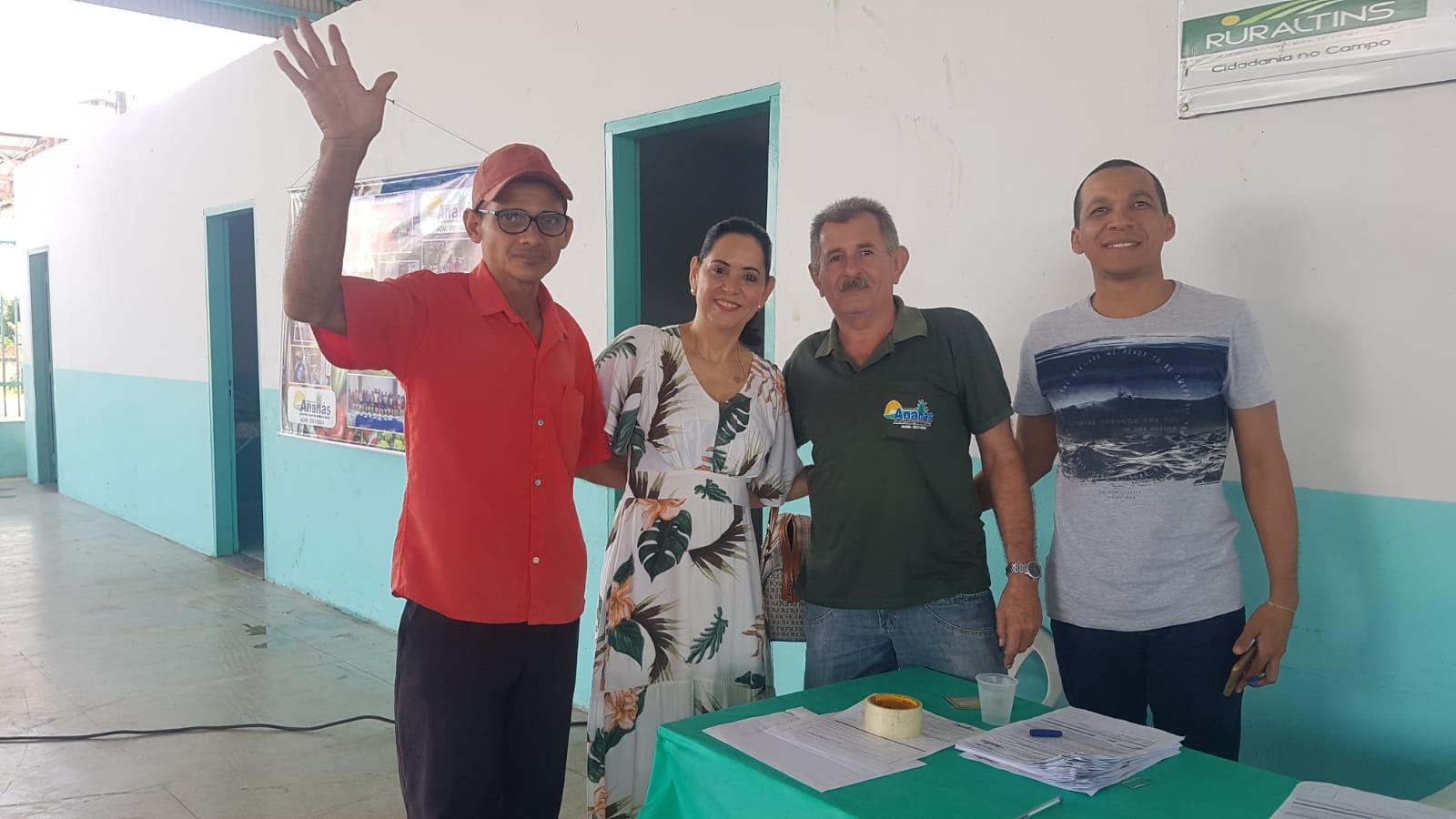 Prefeitura de Ananás realiza reabertura da Feira Coberta do Município