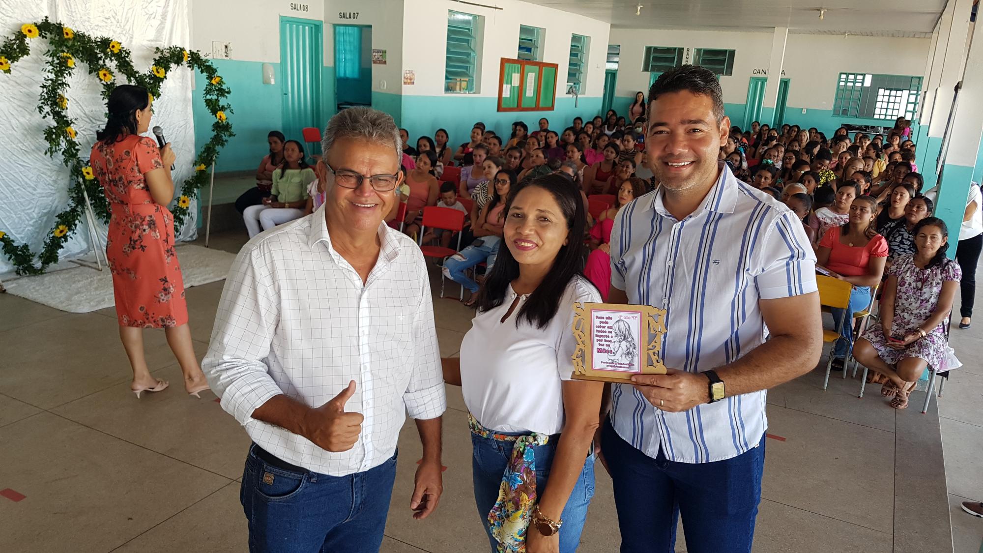 Escolas Municipais celebram em grande estilo O Dia das Mães 