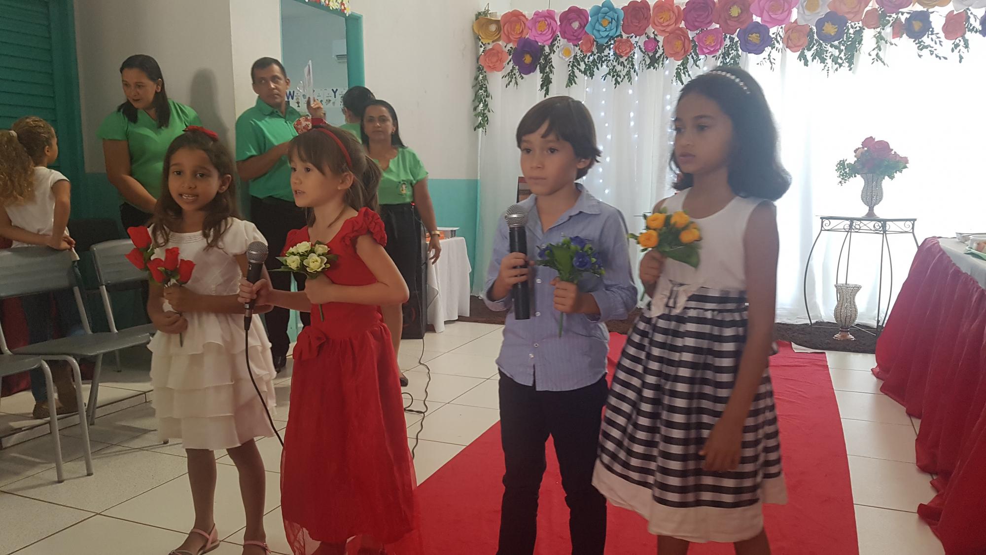 Escolas Municipais celebram em grande estilo O Dia das Mães 