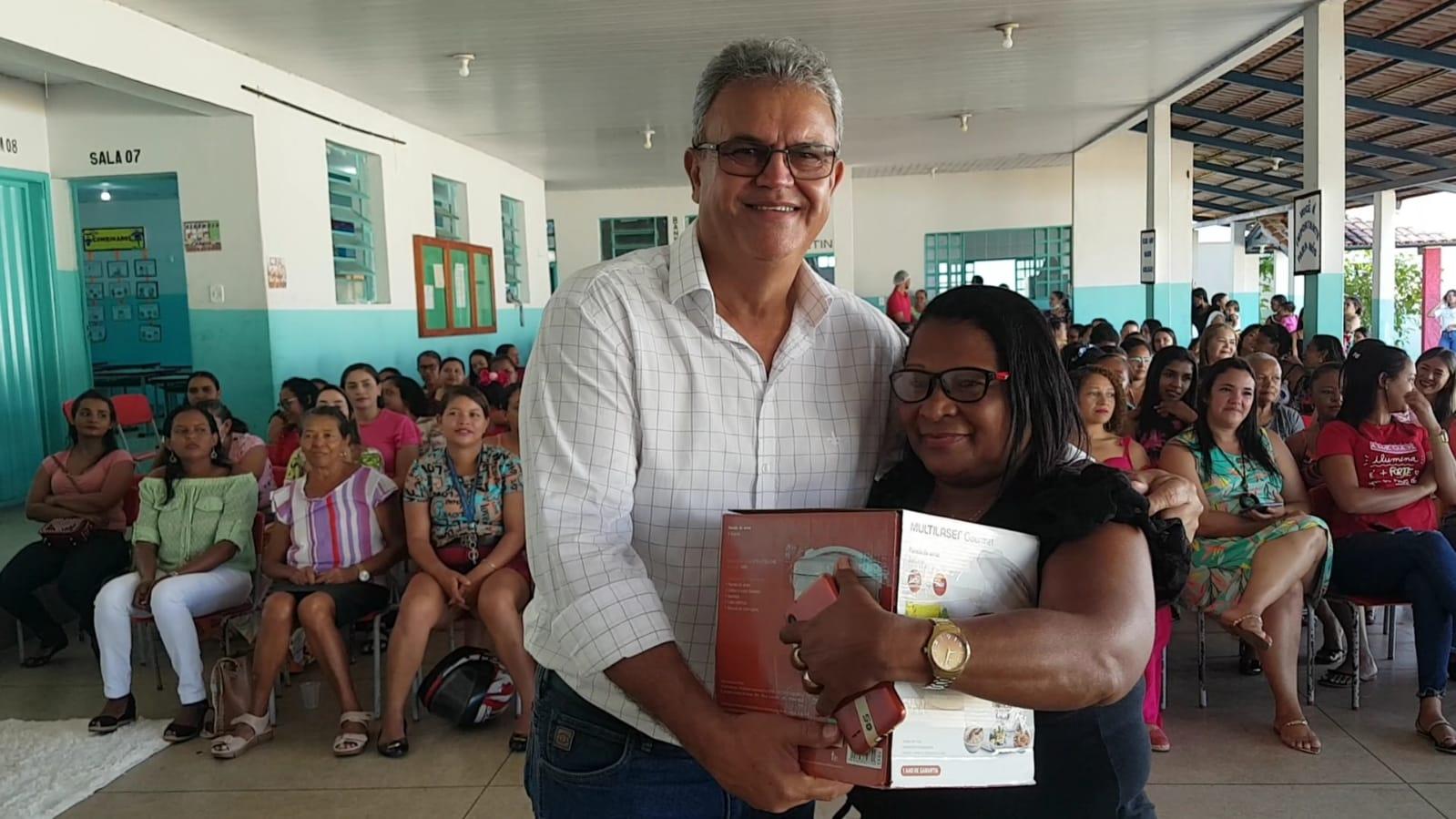 Escolas Municipais celebram em grande estilo O Dia das Mães 