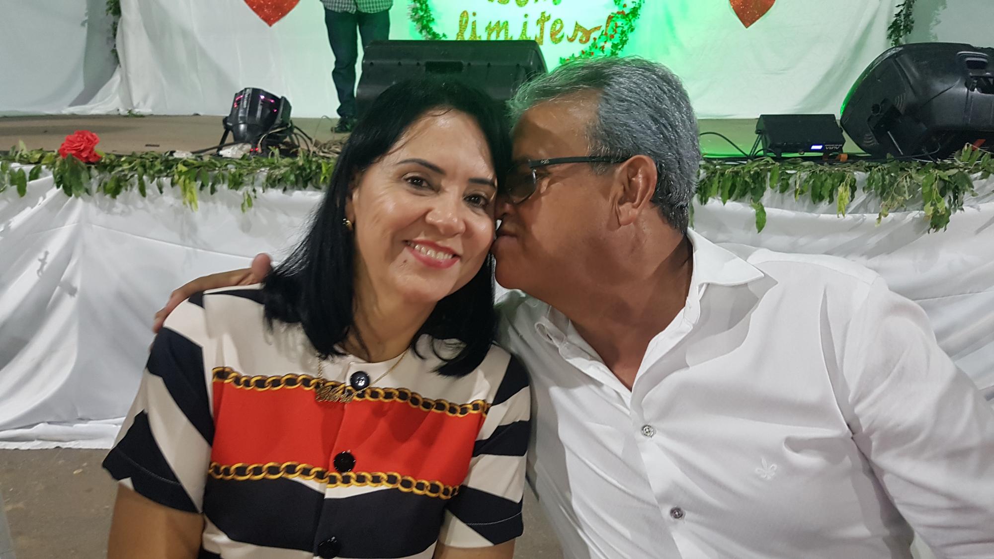 Prefeitura de Ananás celebra o Dia das Mães com show de prêmios   
