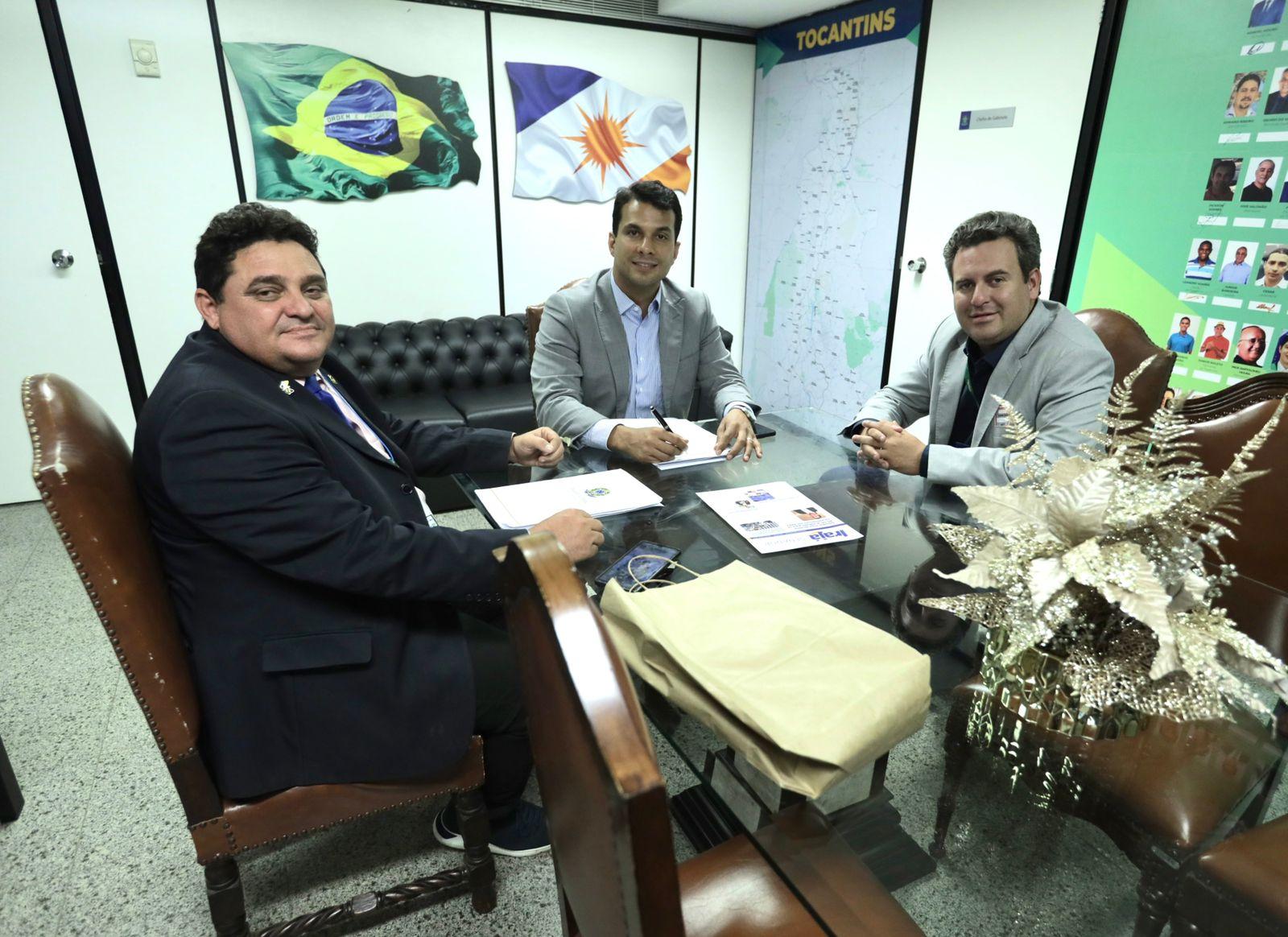 Vereador Padeirinho apresenta demandas de Wanderlândia a parlamentares do Tocantins