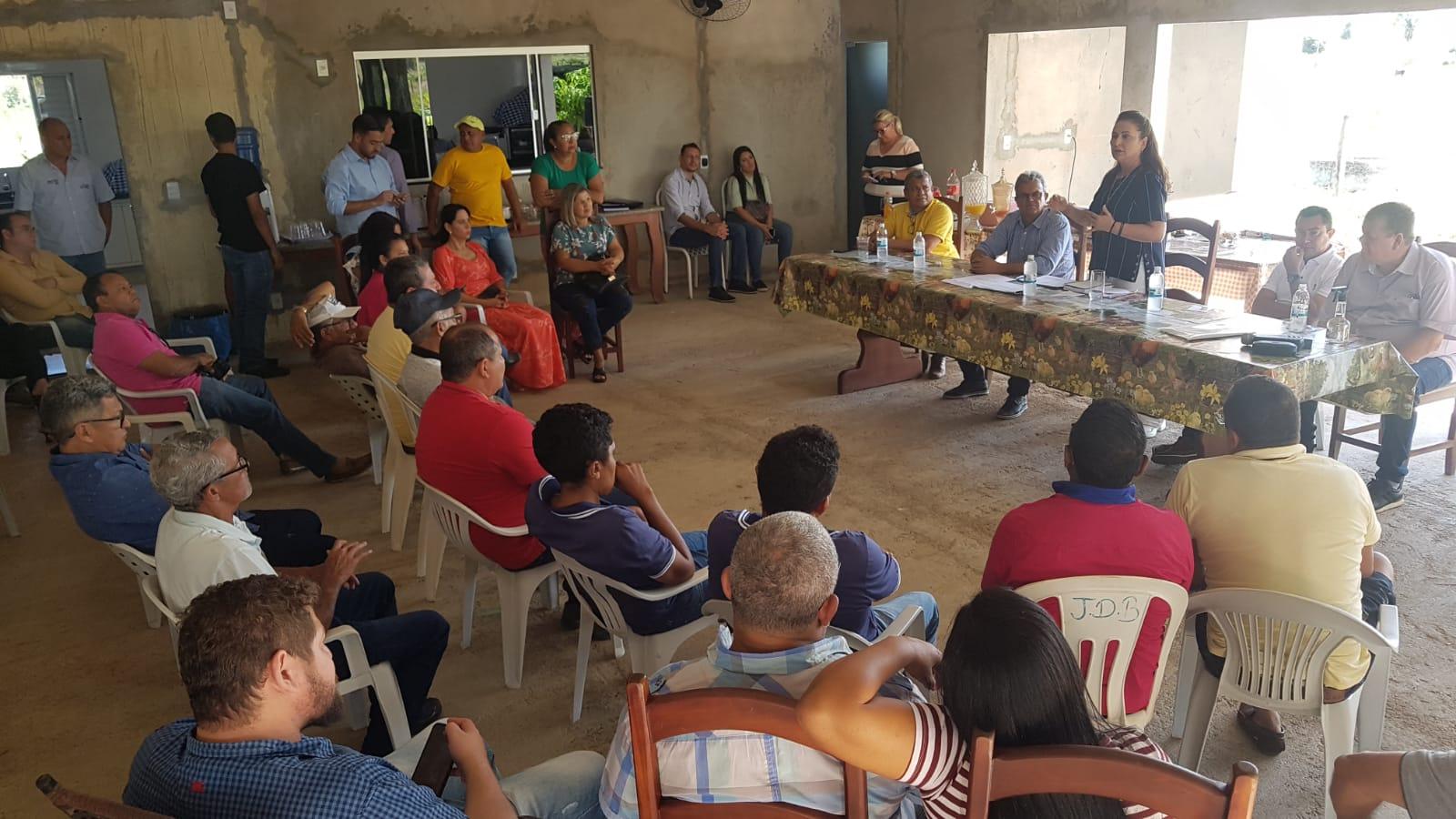 Prefeito Valdemar Nepomoceno recebe Senadora Kátia Abreu em Ananás