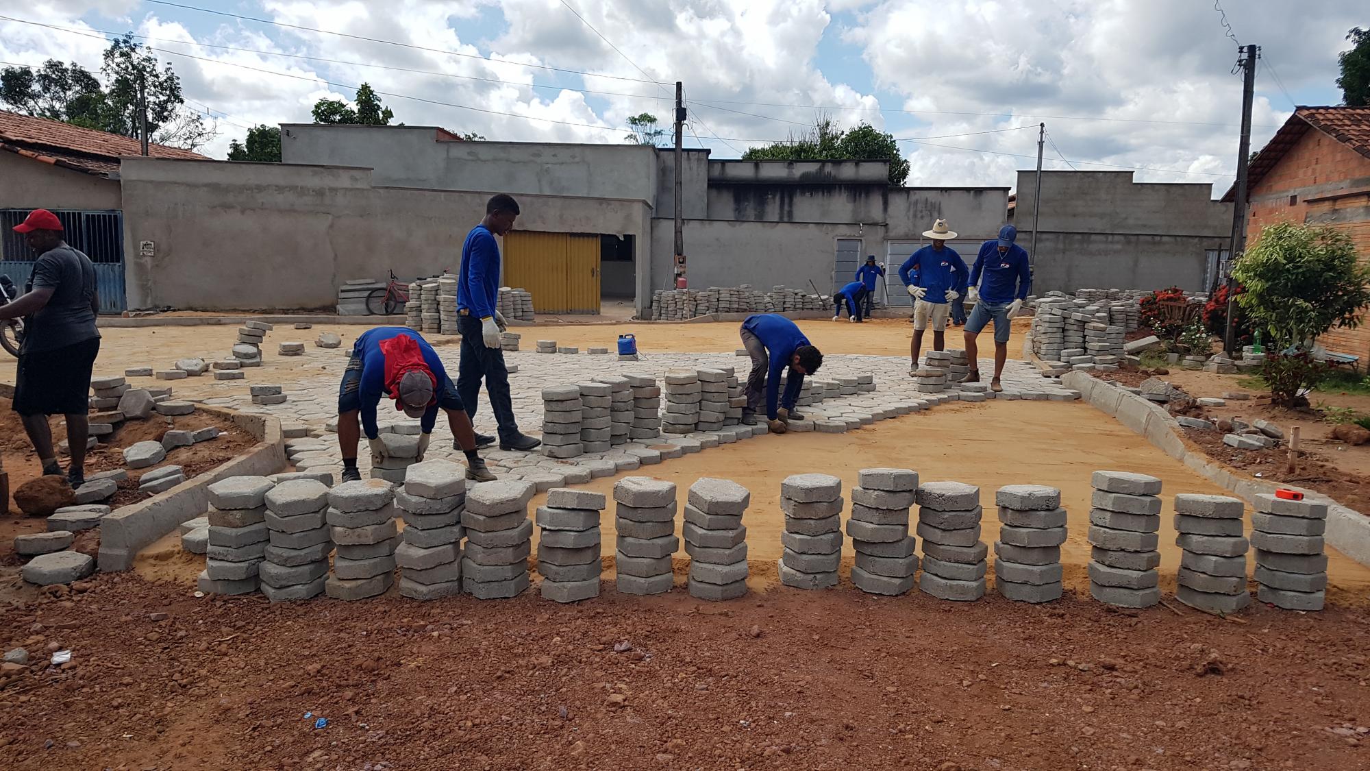 Pavimentação do Setor Mangueiras avança em Ananás Pavimentação do Setor Mangueiras avança em Ananás