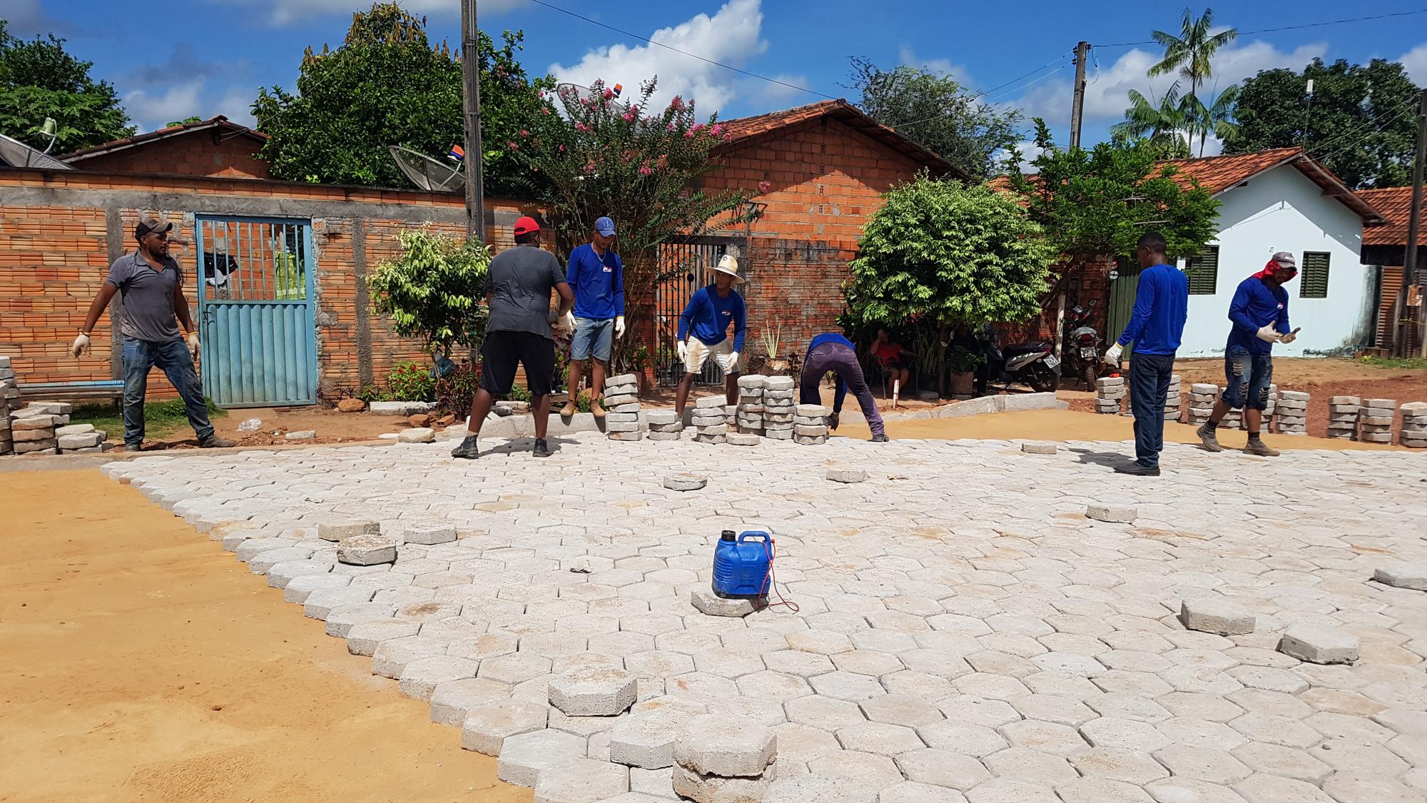 Pavimentação do Setor Mangueiras avança em Ananás Pavimentação do Setor Mangueiras avança em Ananás