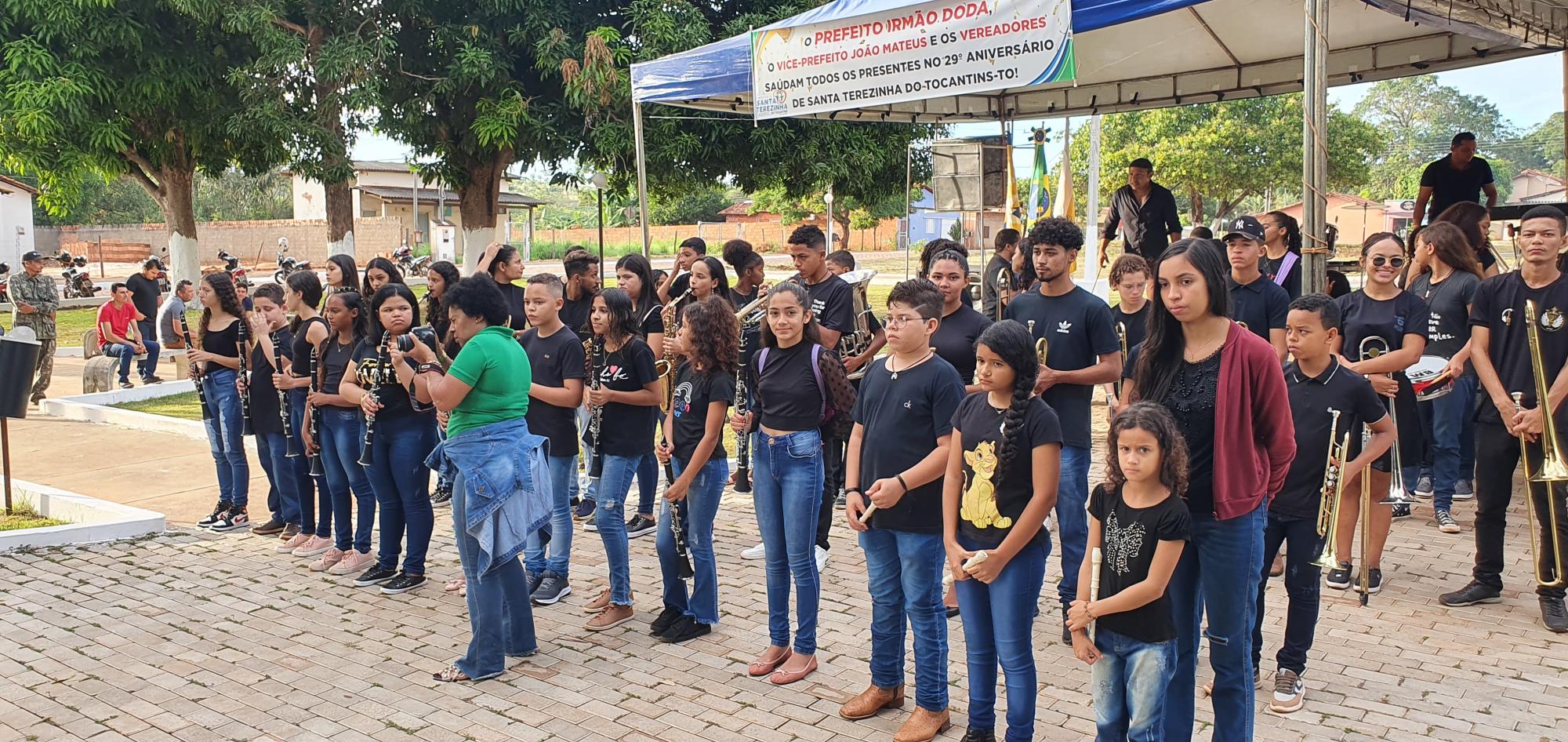 Aniversário de Santa Terezinha é marcado por visitas às obras e grande show para a população