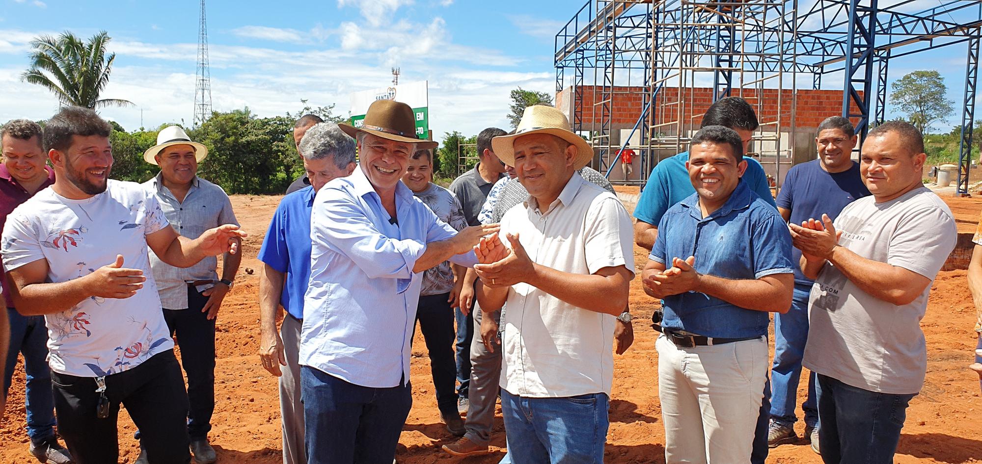 Aniversário de Santa Terezinha é marcado por visitas às obras e grande show para a população