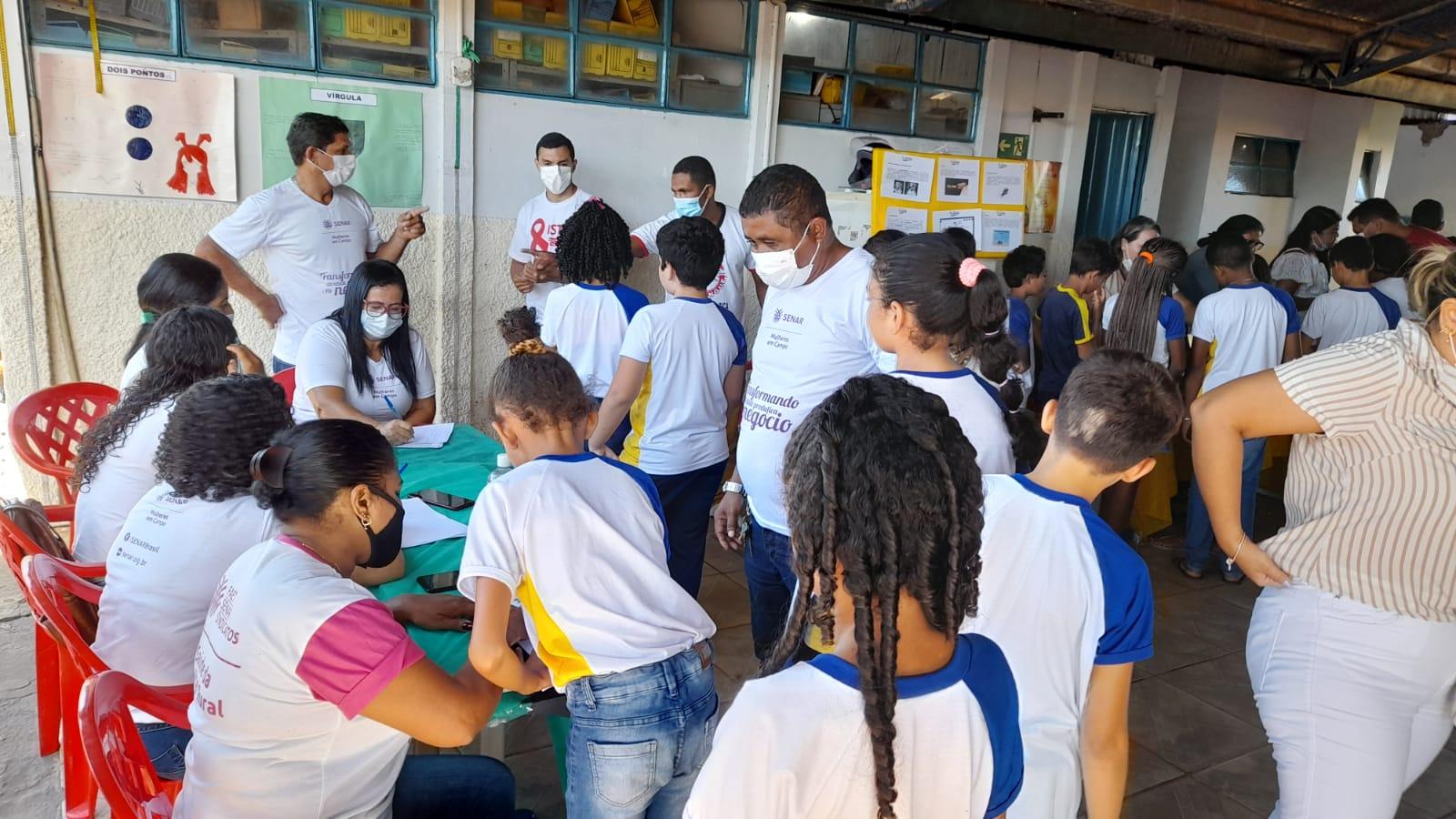 ANANÁS: Acadêmicos da Fabic participam de ação Programa Saúde na Escola