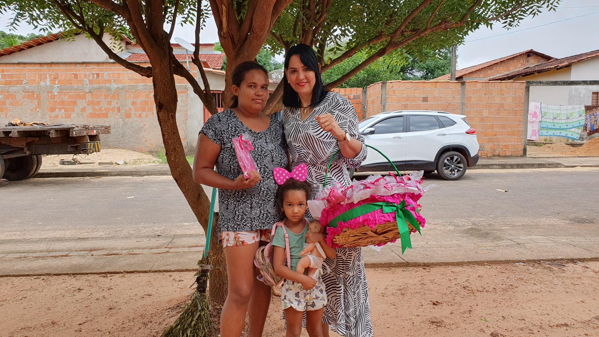 Primeira-dama Glória Nepomoceno celebra com homenagens às servidoras Dia da Mulher em Ananás
